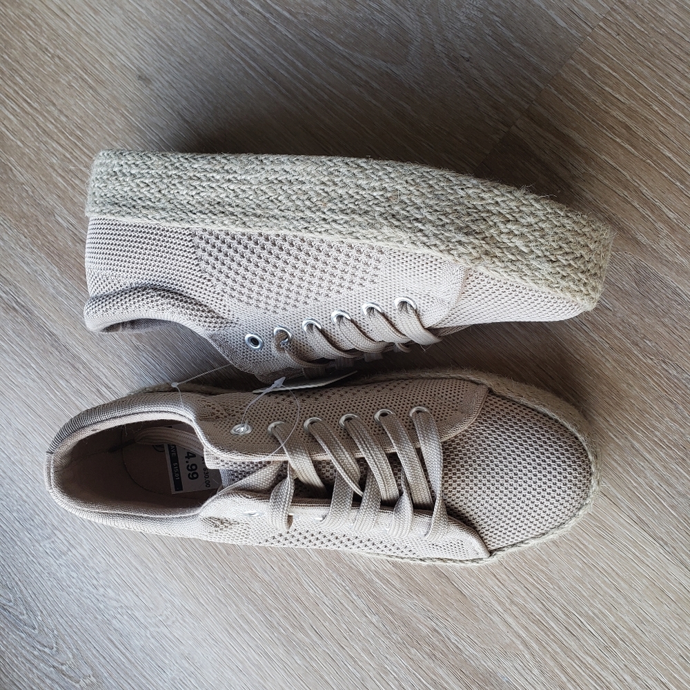 SOLD MUDD Shoes NEW - Picture 1 of 4